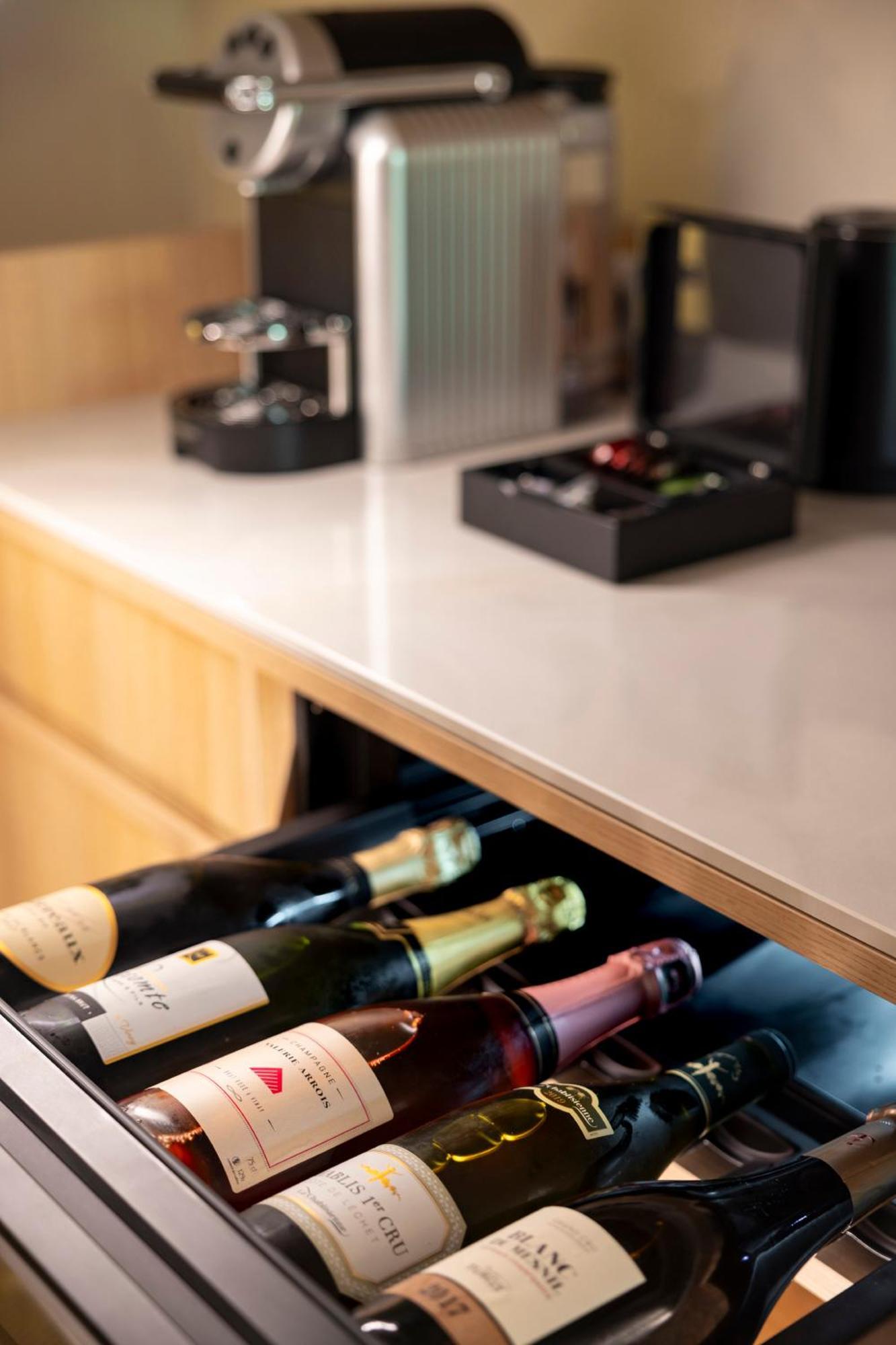 ホテル オステルリー ラ ブリケトリ ヴィネ エクステリア 写真 Wine drawer