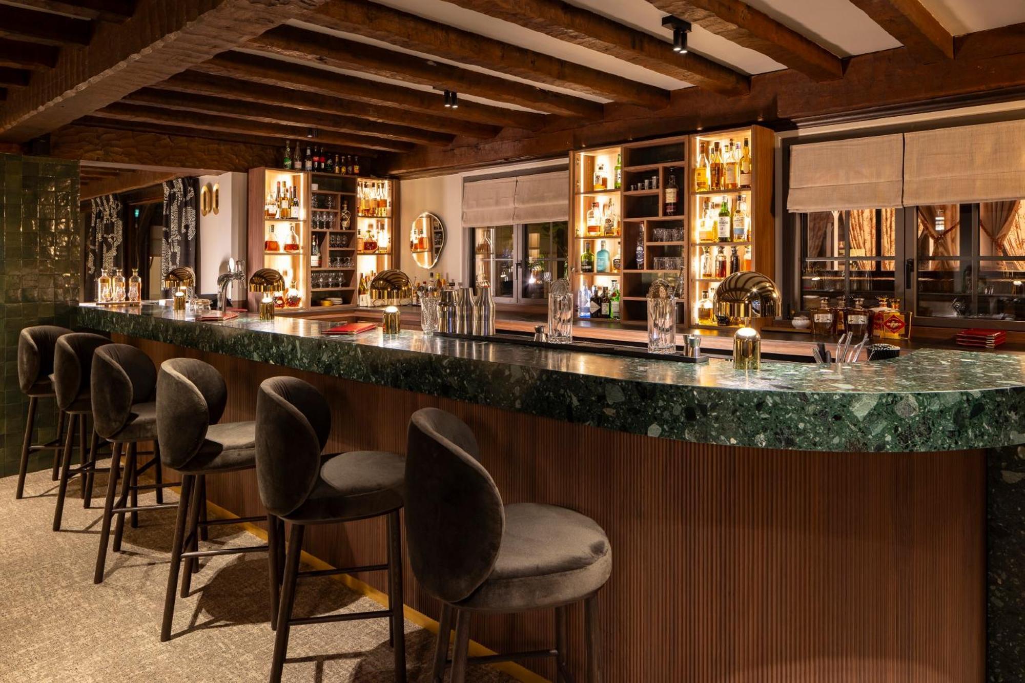 ホテル オステルリー ラ ブリケトリ ヴィネ エクステリア 写真 The bar at the Mandarin Oriental, Munich