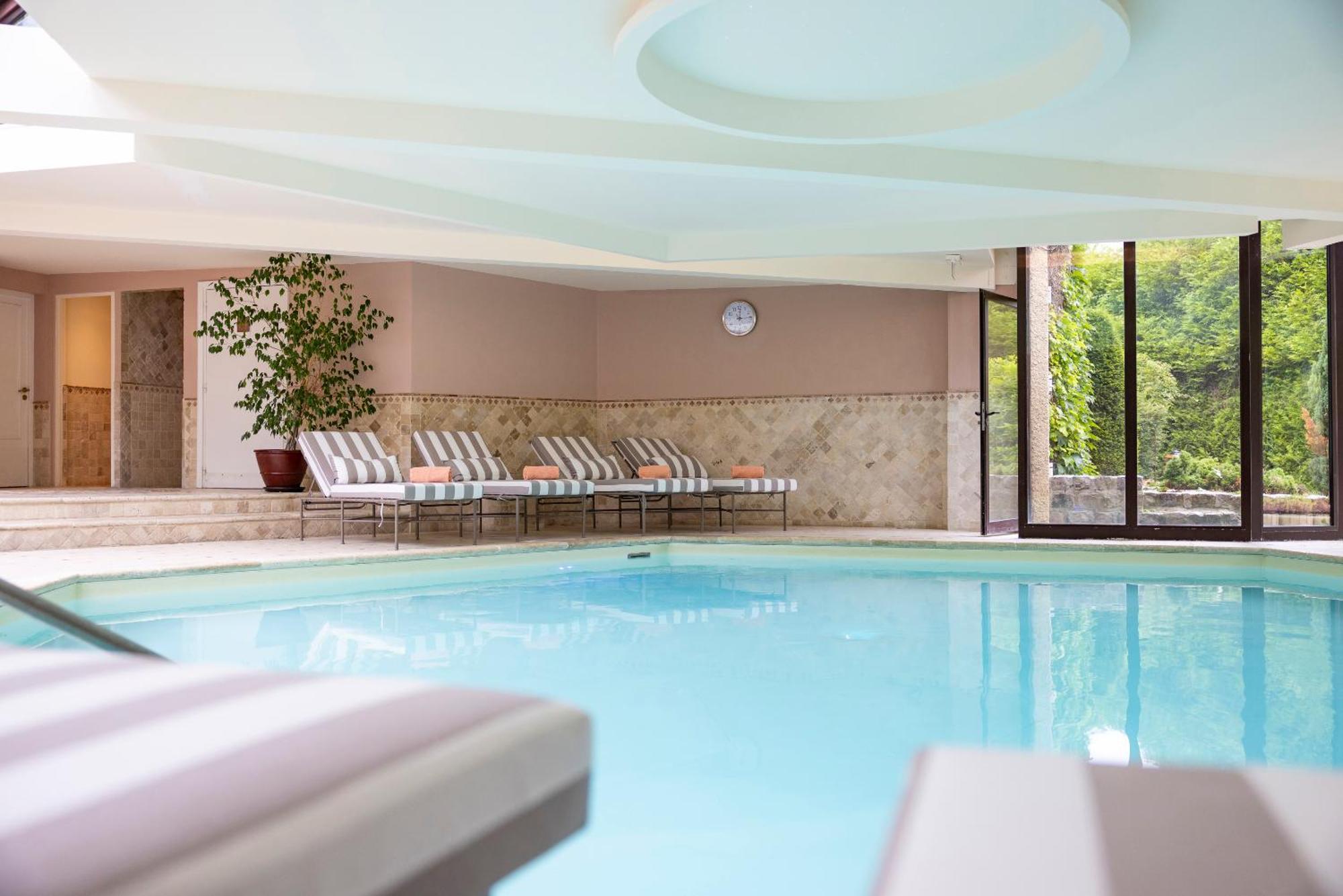 ホテル オステルリー ラ ブリケトリ ヴィネ エクステリア 写真 The swimming pool at the hotel